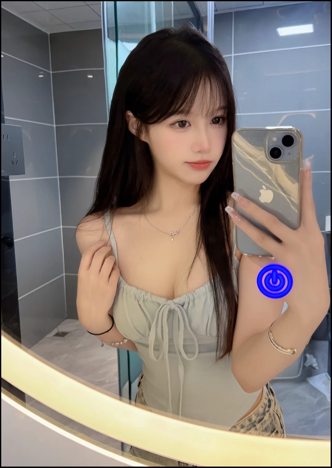 骚货妹子各种姿势都能玩