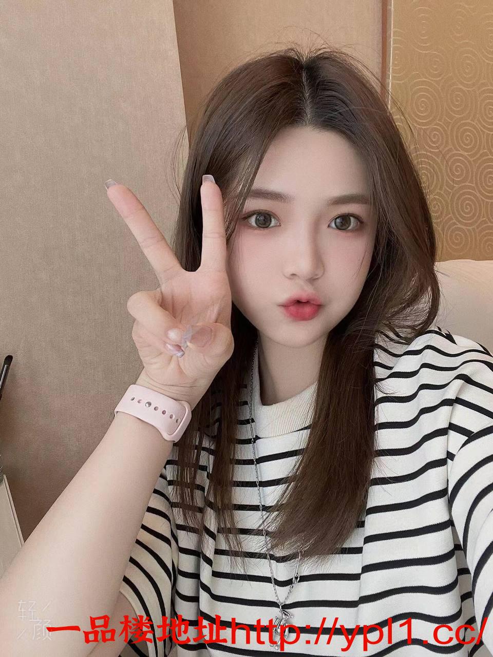 区制服诱惑 眼神很会勾引人插的很爽她高潮很快