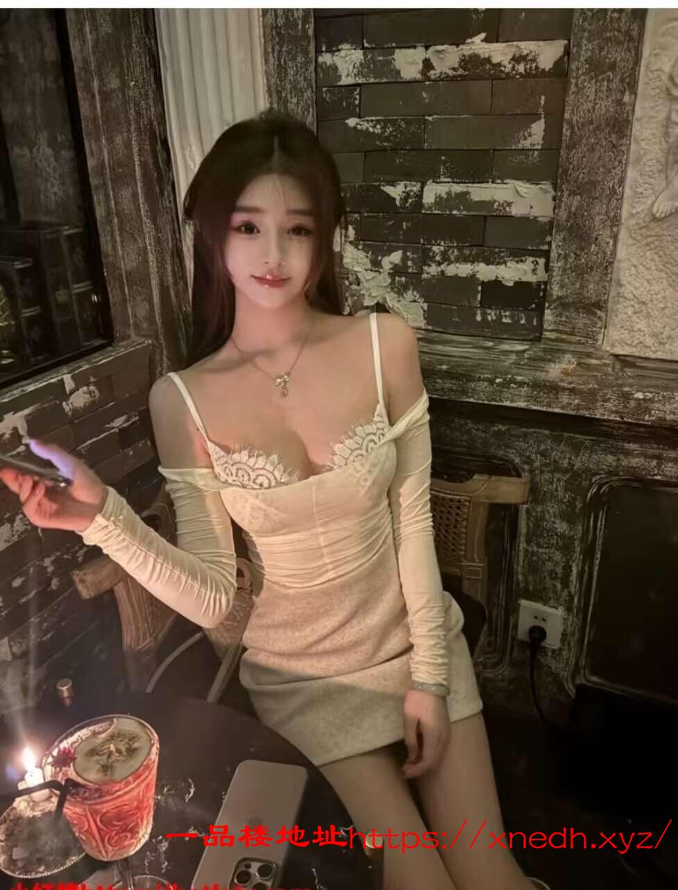 服务系胸大嫩妹妹。