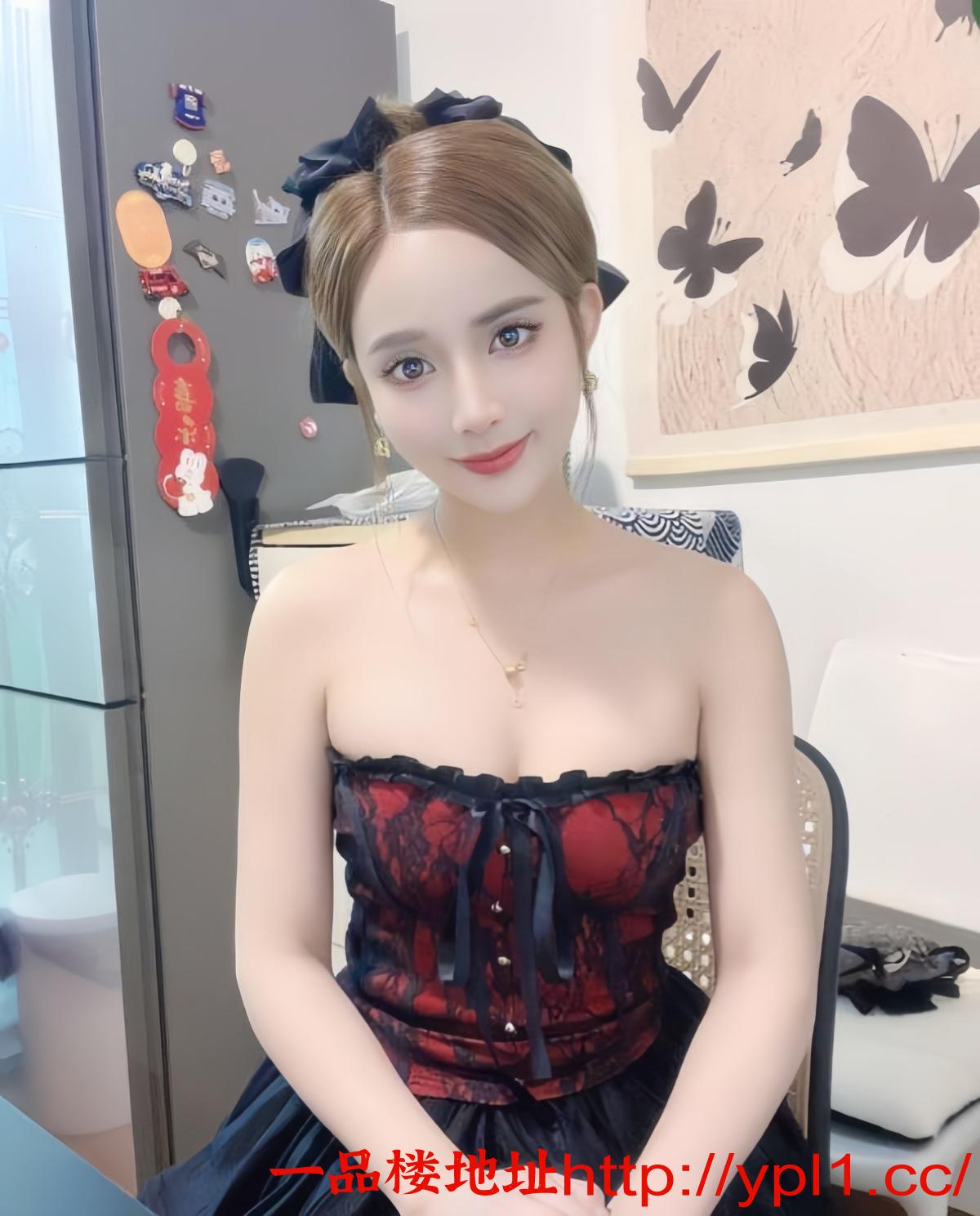 小骚逼叫声动听，身材超棒