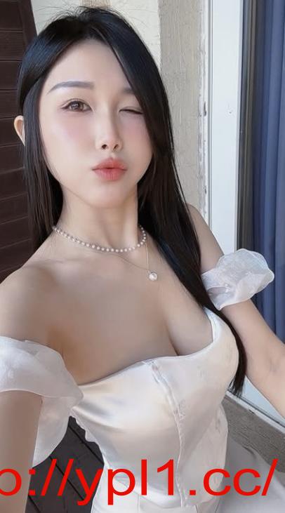 一线天小姐姐紧致水多会吃鸡