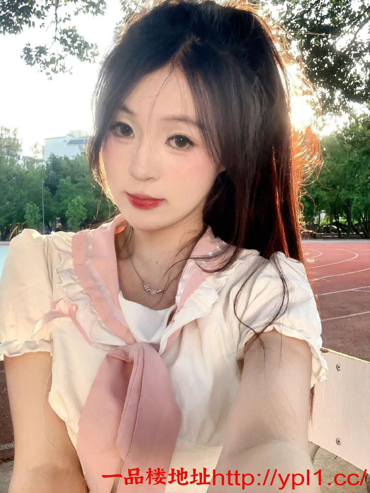 校外兼职妹妹深喉颜射粉嫩白虎可制服可调教