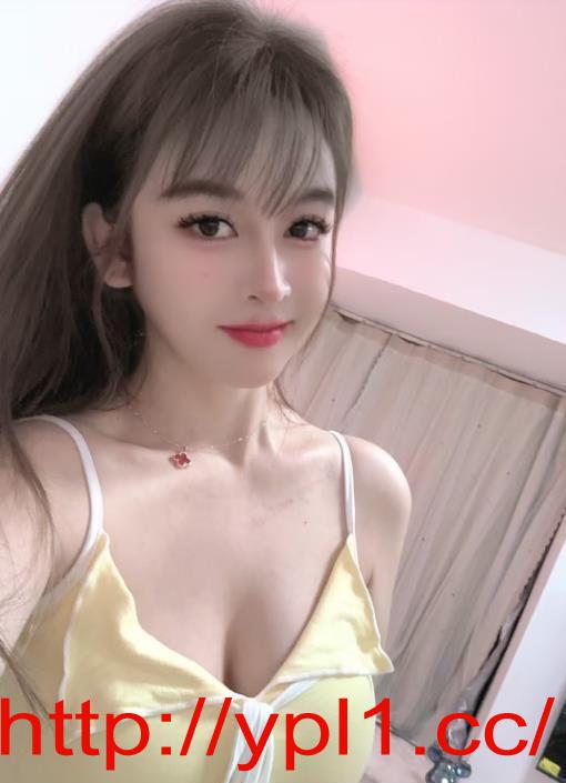 兼职制服妹子前凸后翘