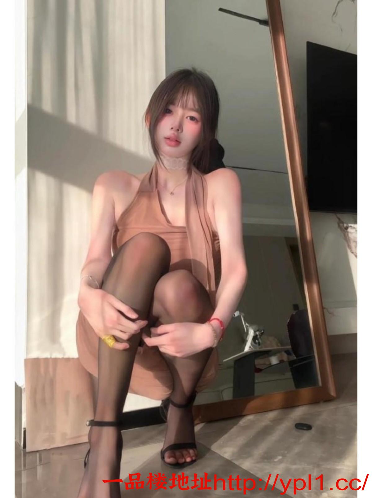 新区 性感丰满妹子小美穴多汁服务好