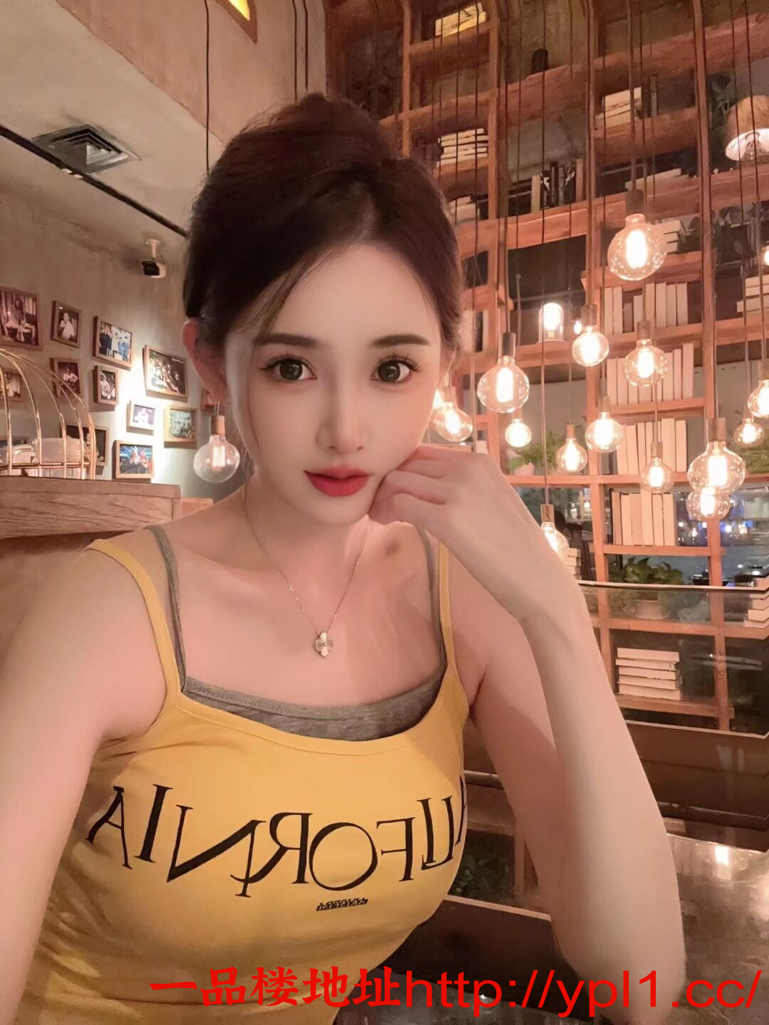 极品长腿骚逼鲜汁鲍鱼