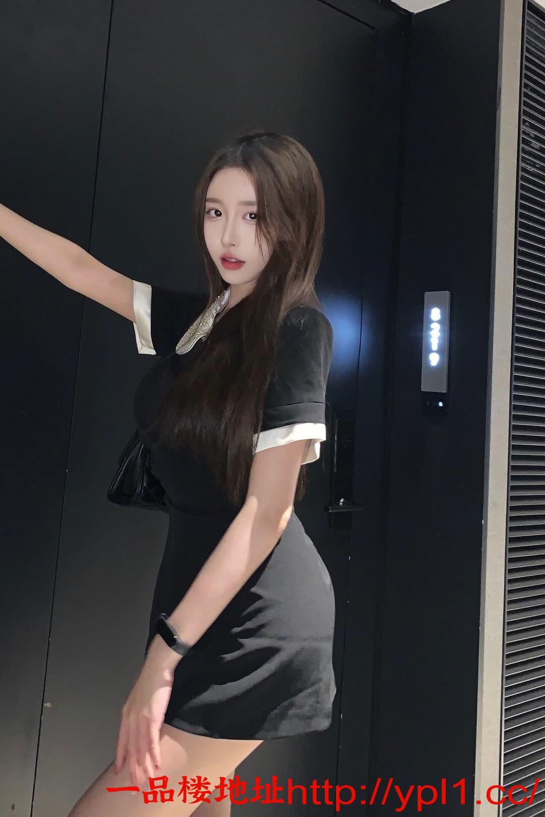 小嫩妹馒头逼水多听话