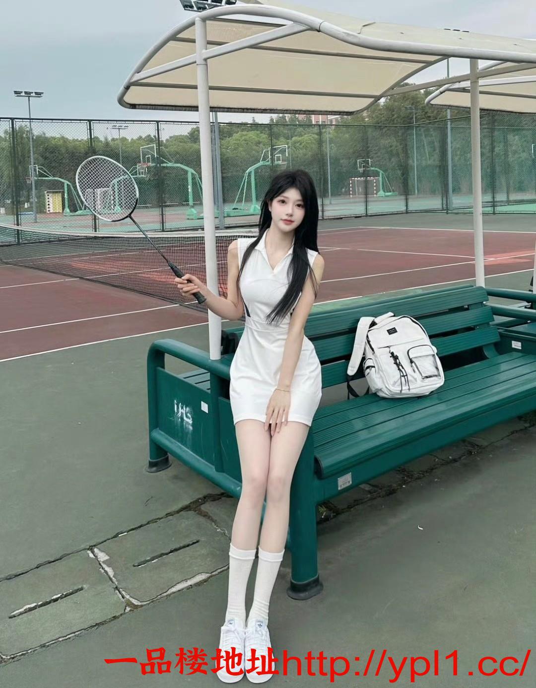 粉嫩多汁小骚货逼水