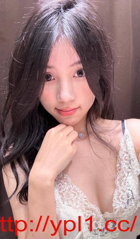 刚毕业妹子很迷人