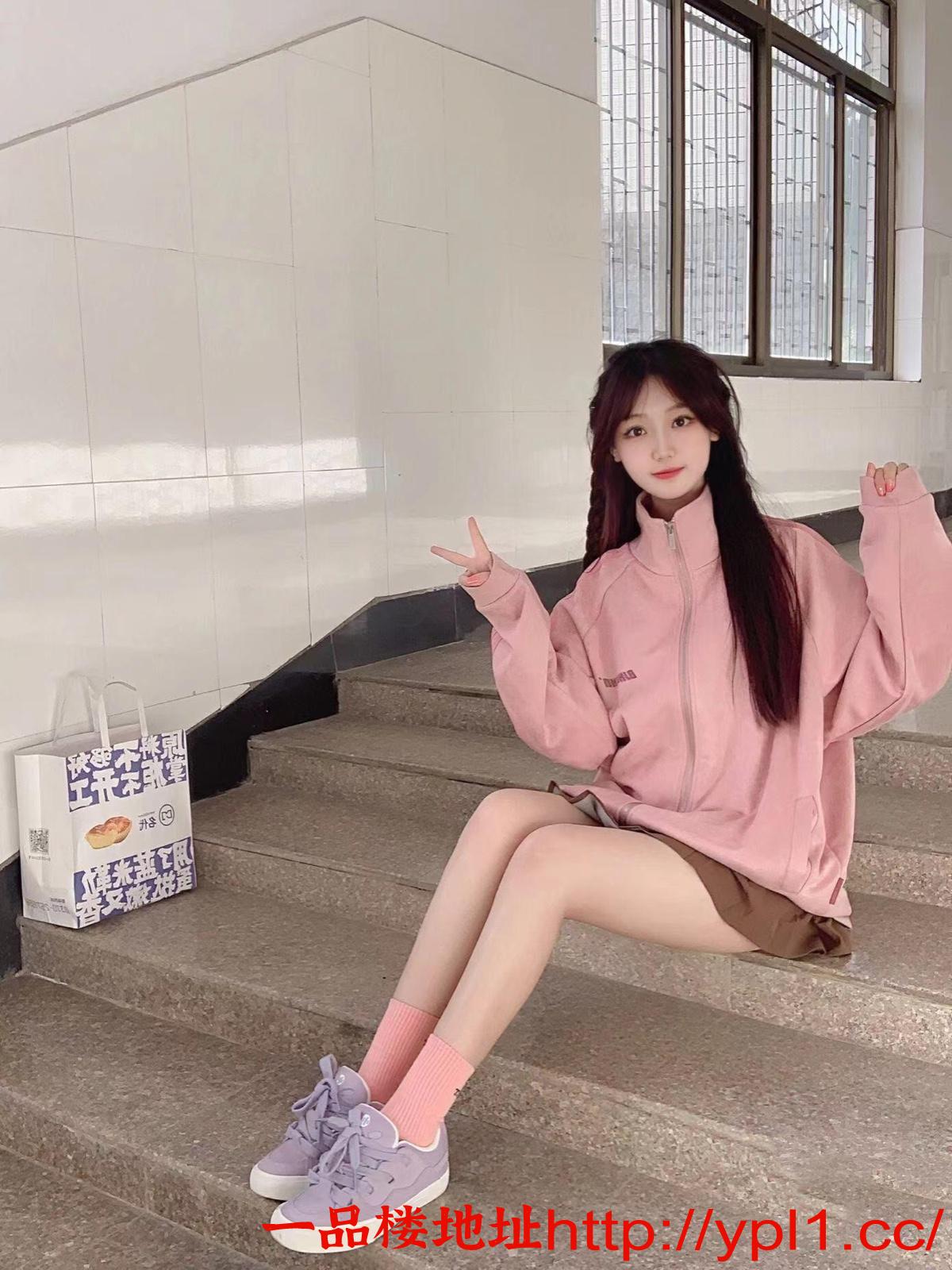 表面清纯，其实很骚，姿势多多