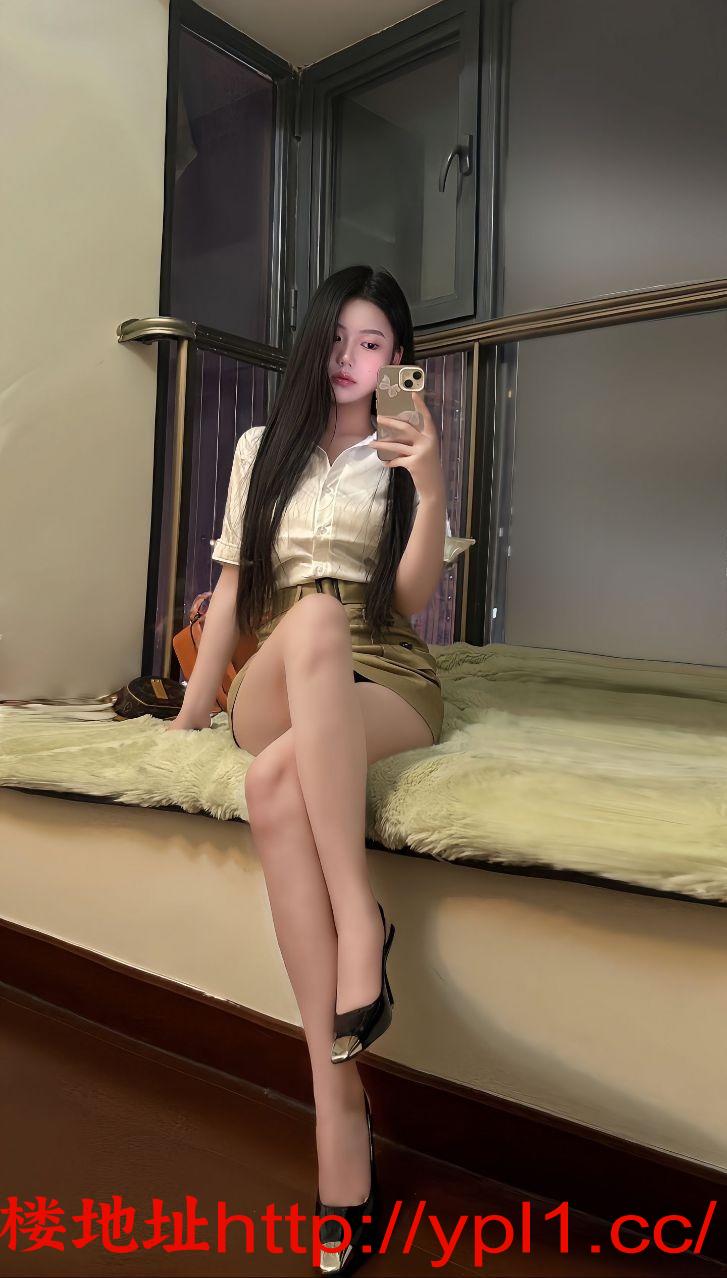 河北省，制服那叫一个诱人 三点还很粉嫩