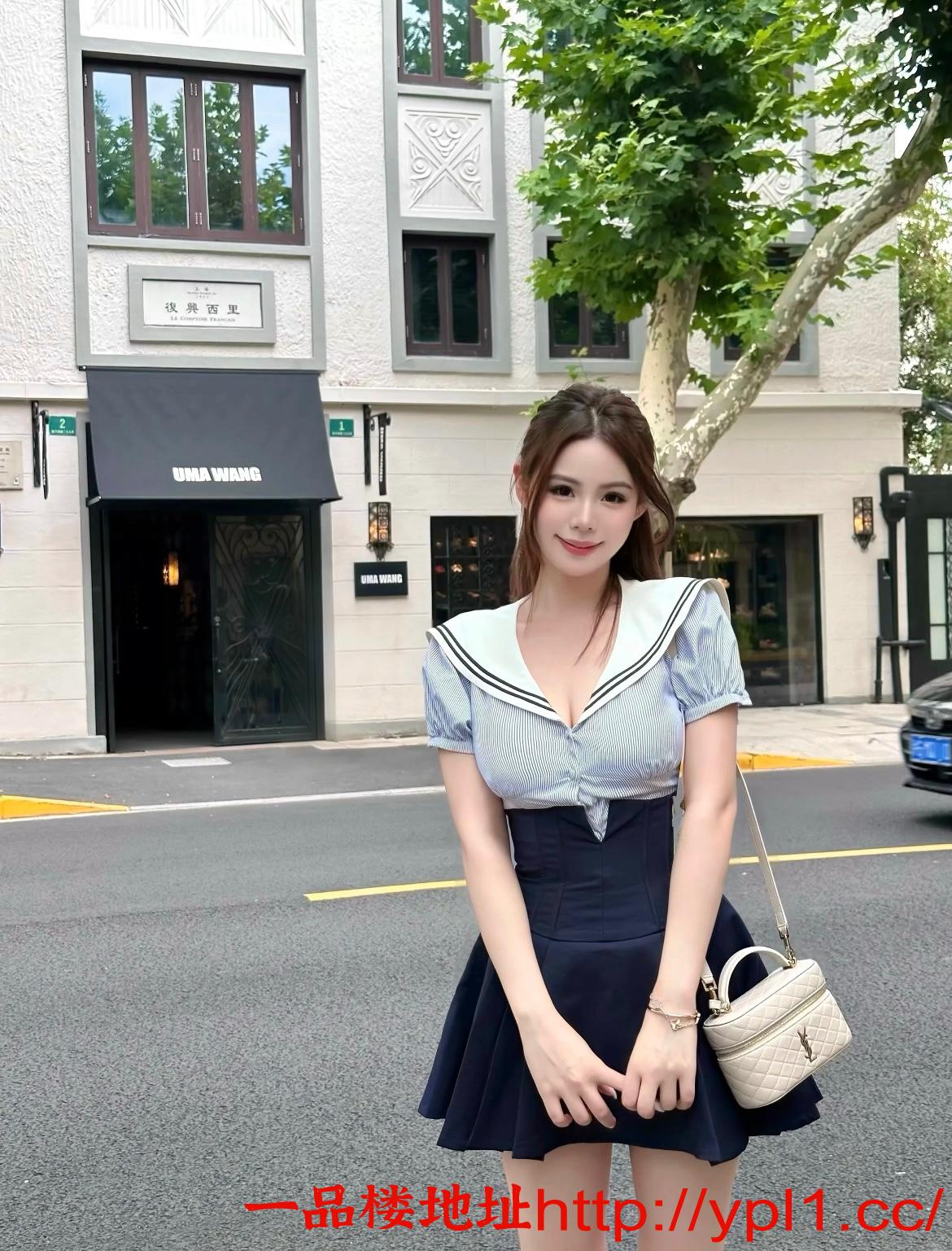 奶子大屁股大服务系丰满美女