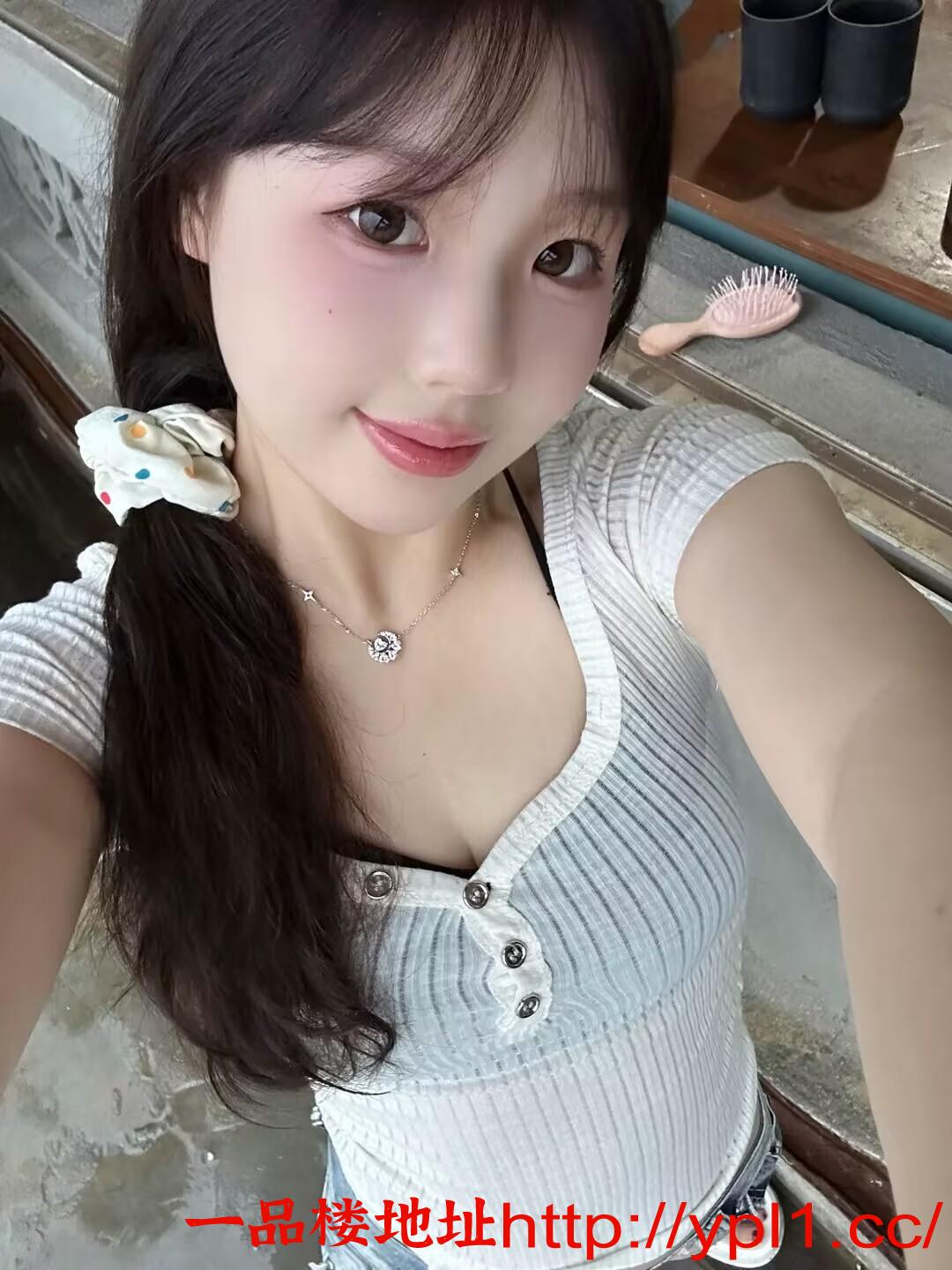 妹妹身材火爆齐逼小短裙诱惑力十足