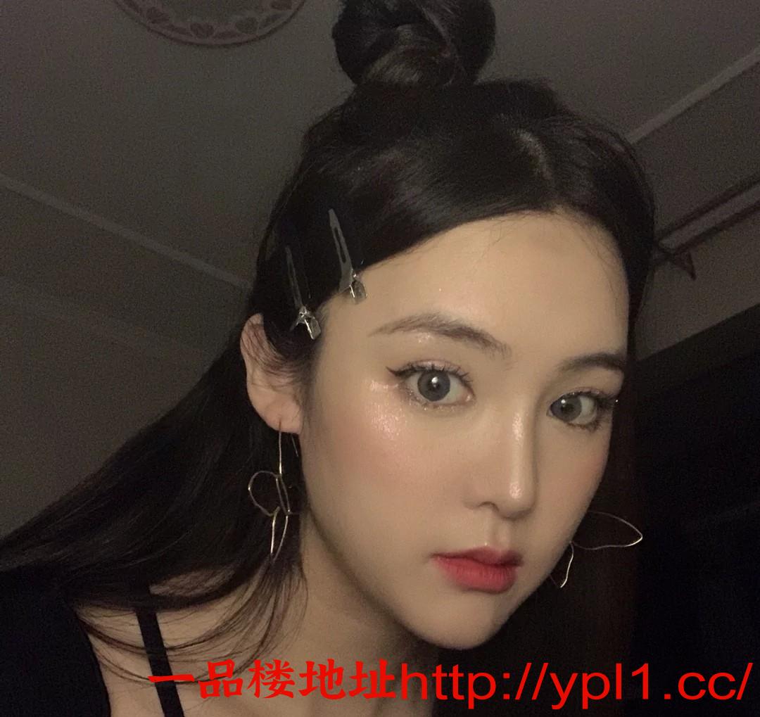 风骚老师身材高挑模特