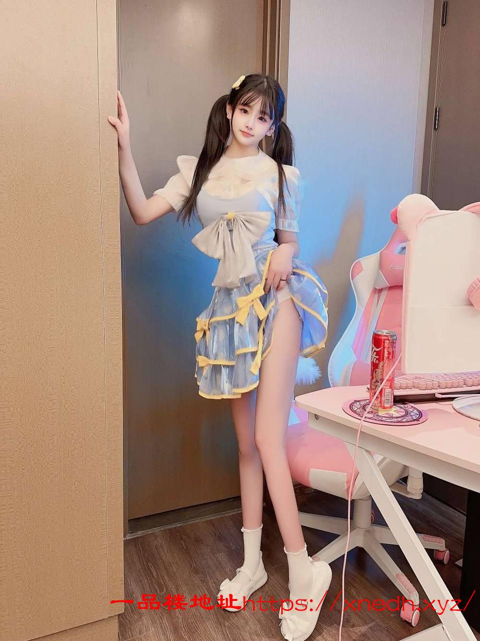 大学妹刚开苞二刷粉嫩粉嫩小奶头