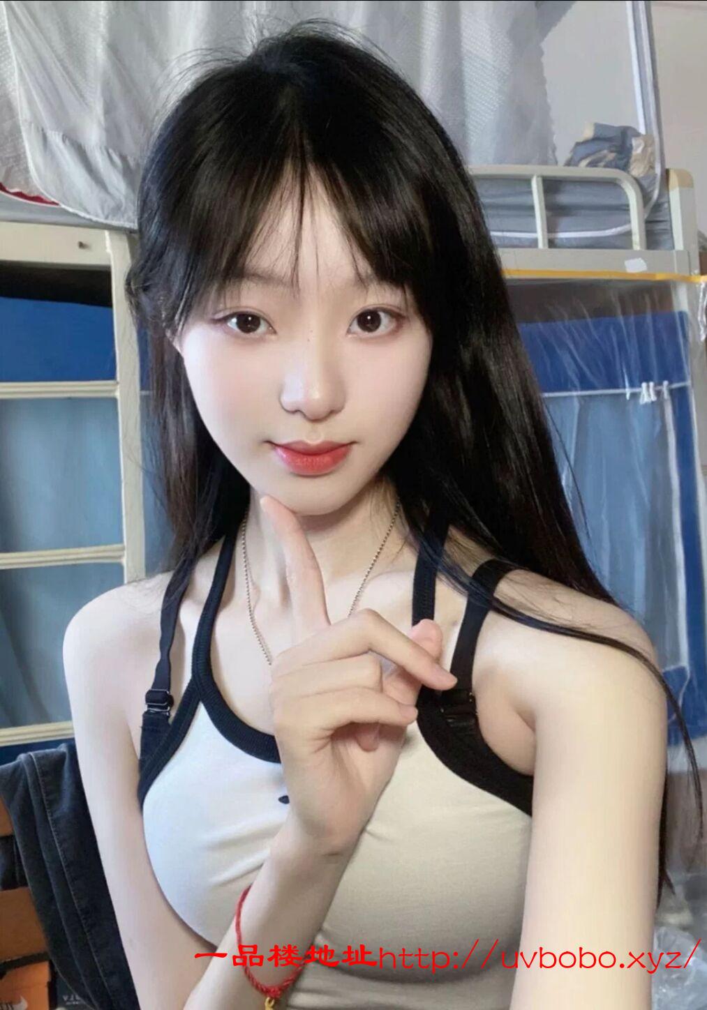 小雯清纯粉嫩水多逼紧小鲍妹