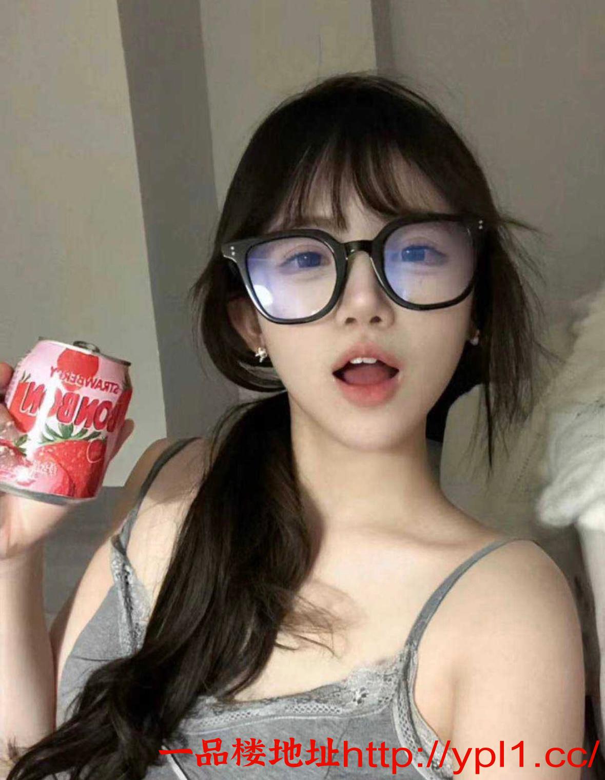 分享在实战骚妹子，推荐后入爽翻天