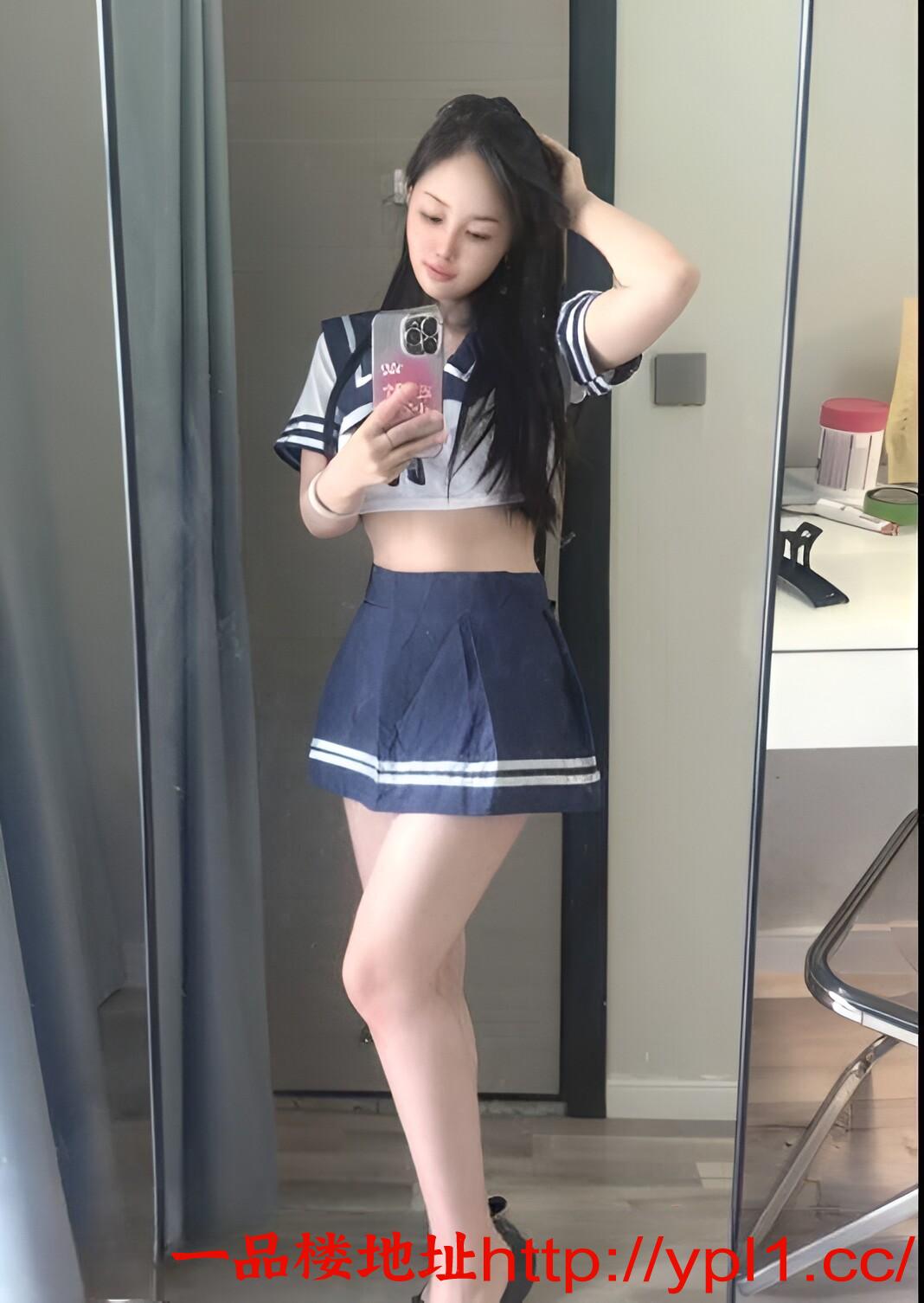 高颜值风骚尤物爆乳圆润大胸尤物小姐姐