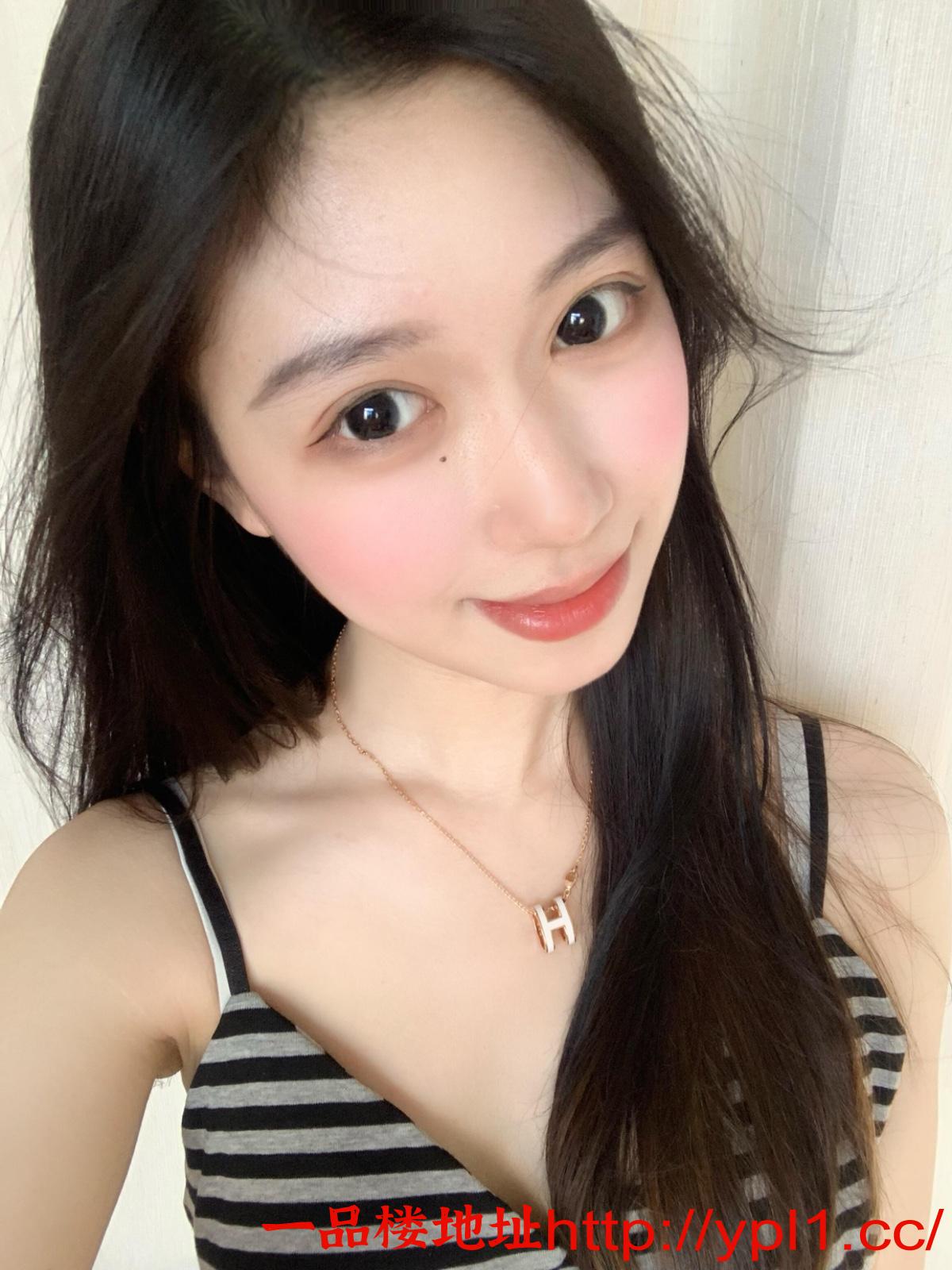 超级漂亮很会玩的骚妹子