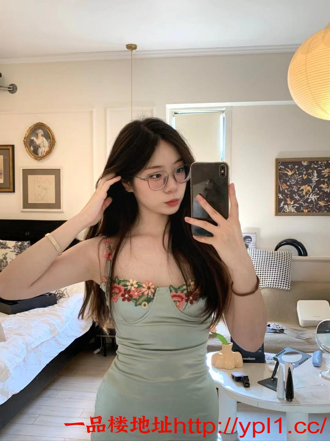 素颜粉嫩小鲍鱼