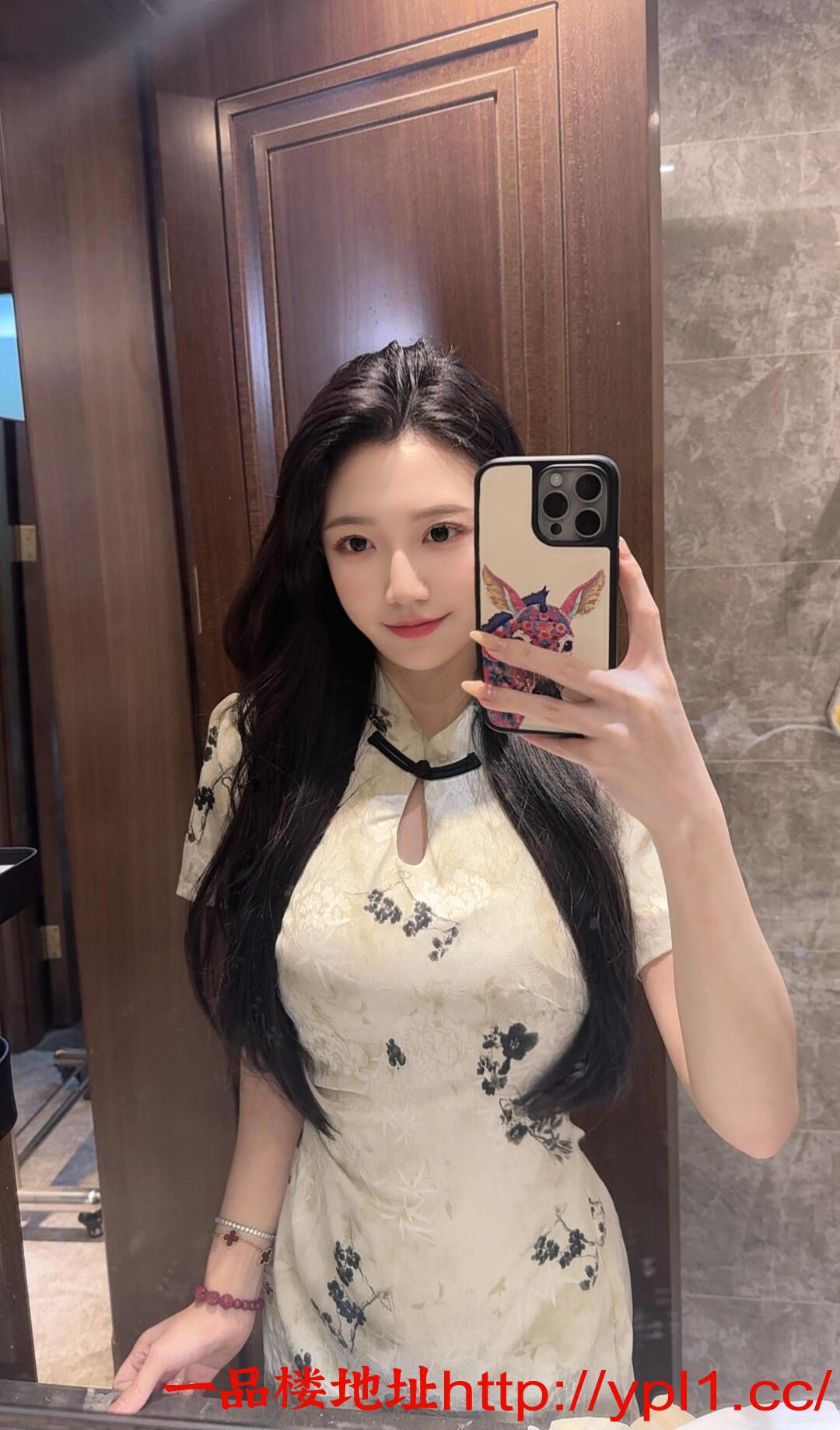 性感兼职小姐姐，人美逼紧水多多