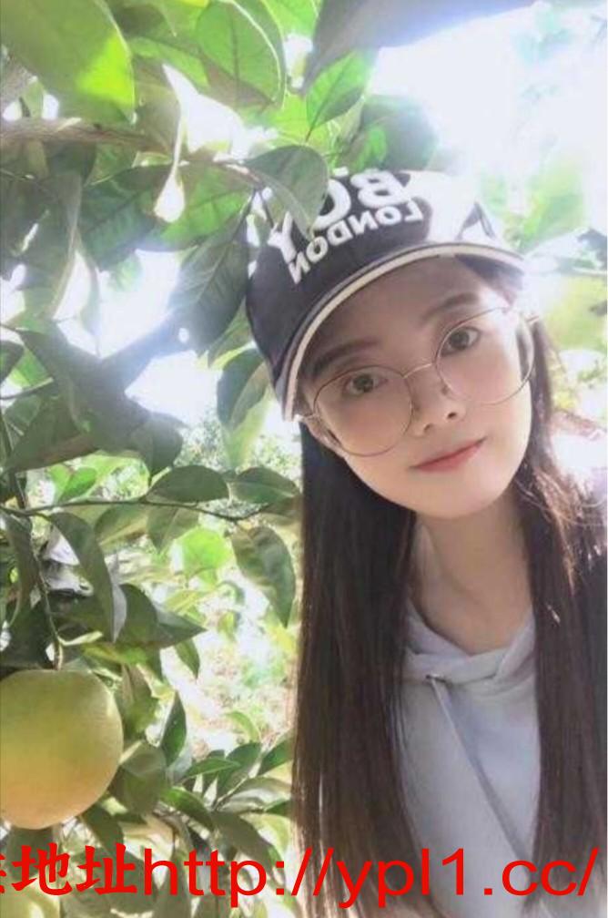 眼镜妹含吊吞精潮喷