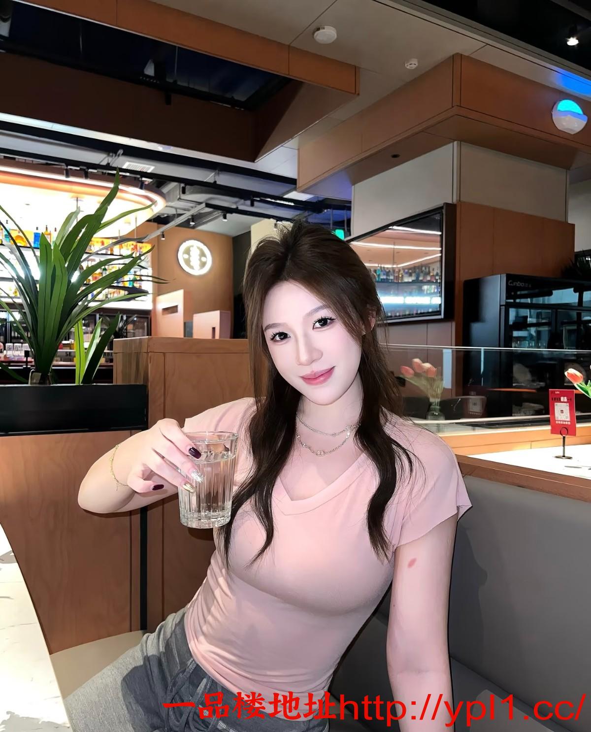 上班族小姐姐 出来做兼职 胸大逼紧水多