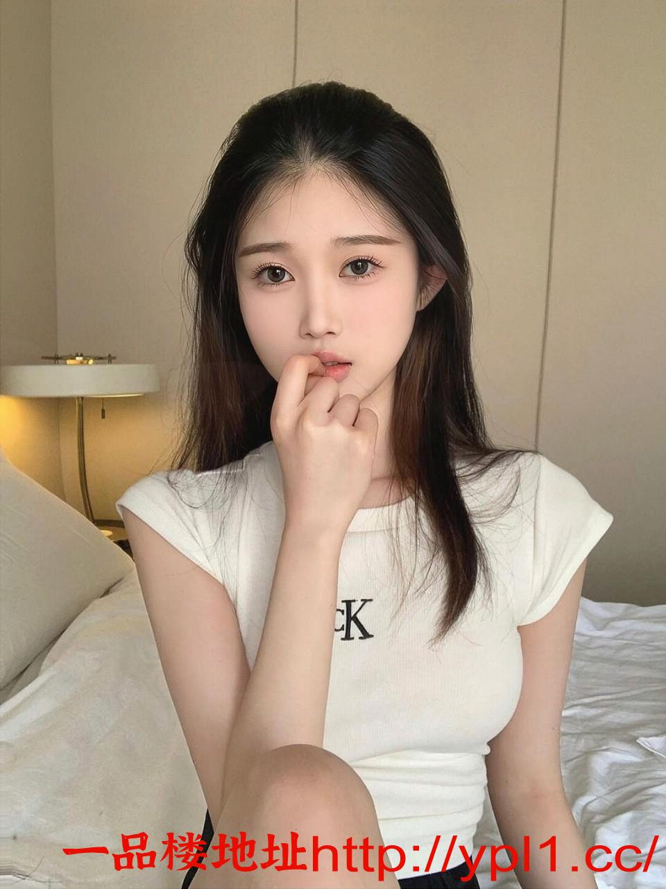 真实艺校00后美女兼职刚下海三点粉嫩多汁