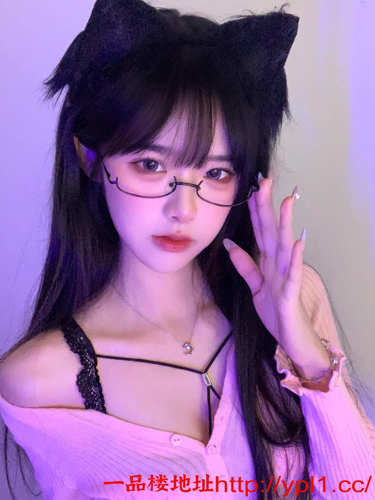 性感情趣诱惑美女