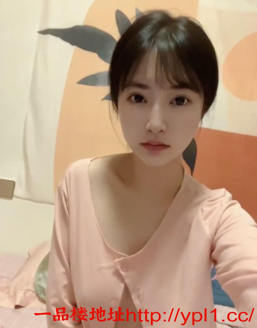 卫校学生嫩妹初下海兼职带工作室600/2小时