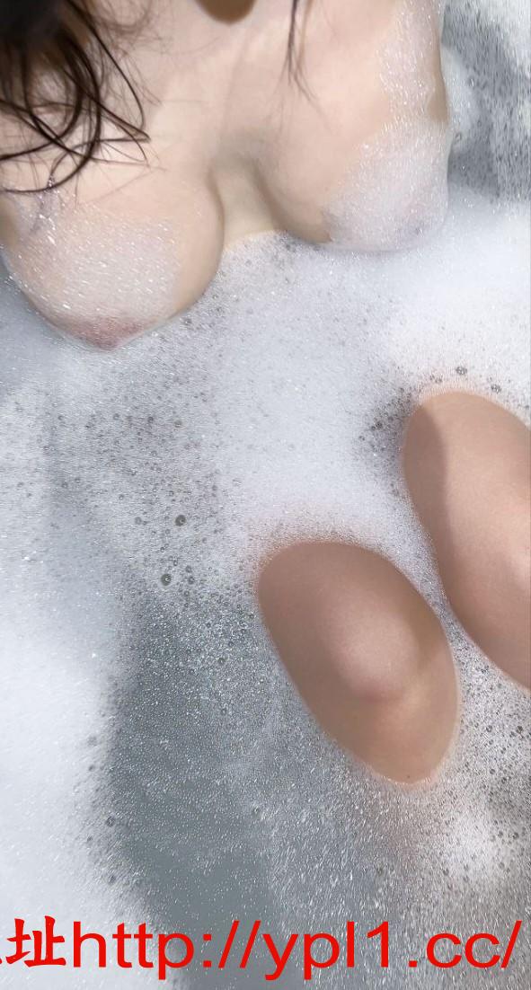 粉嫩白白净净艺术生兼职妹妹