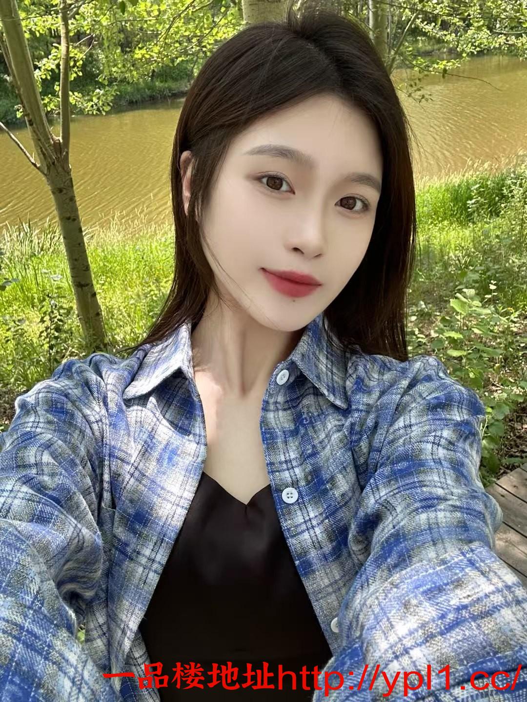 极品老师粉鲍逼紧多汁会喷水