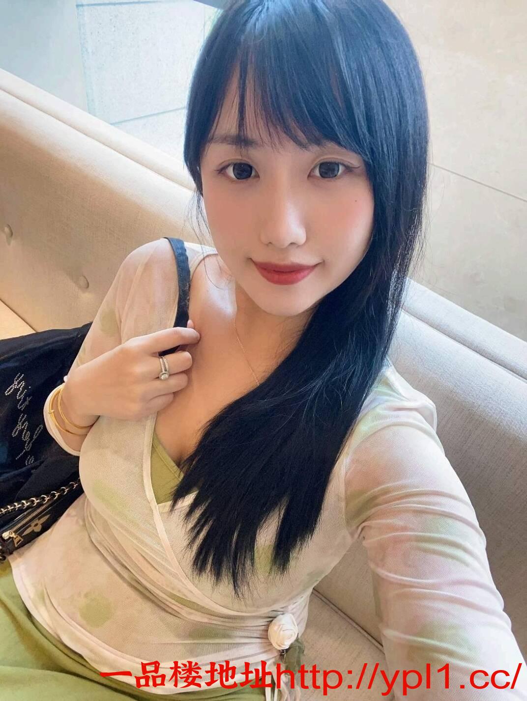 服务一流性感诱惑大奶美女