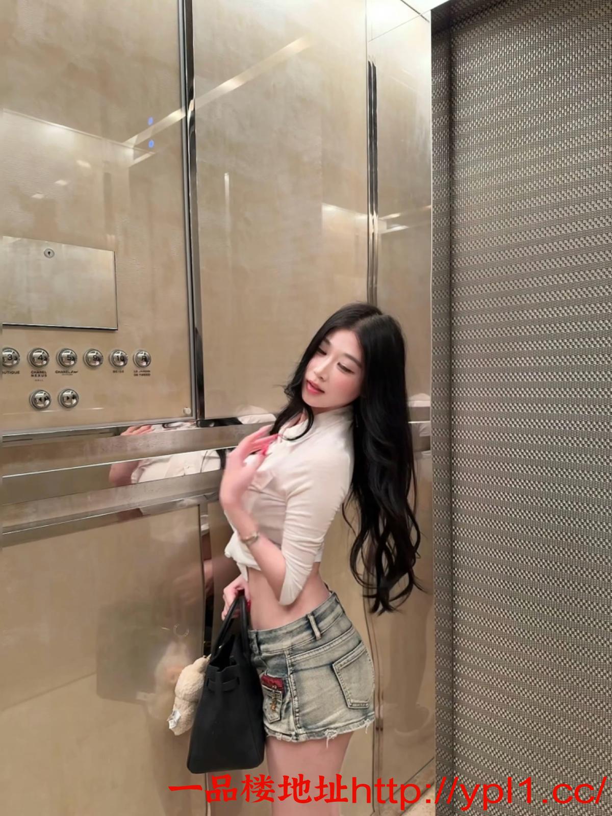 体验风骚完美身材小姐姐刚刚来兼职