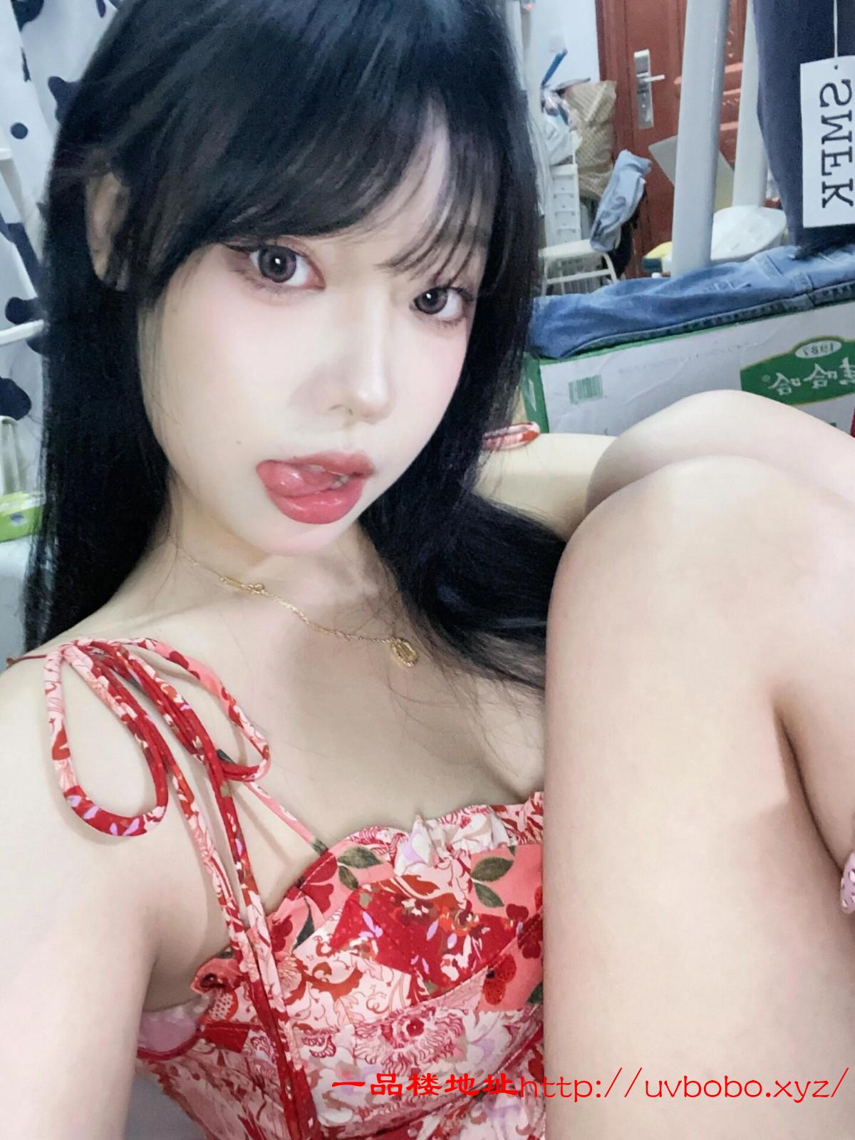 粉嘟嘟的馒头鲍颜值超高白虎