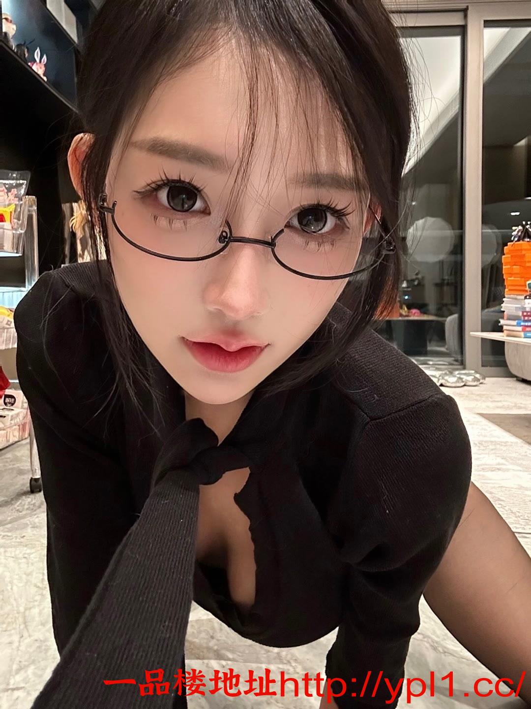 骚妹妹粉嫩小逼淫水多操边喷水