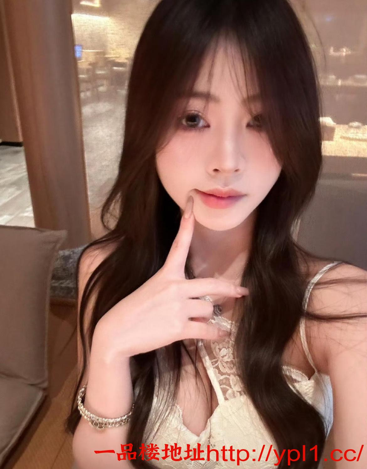 极品黑丝嫩模水多小骚货