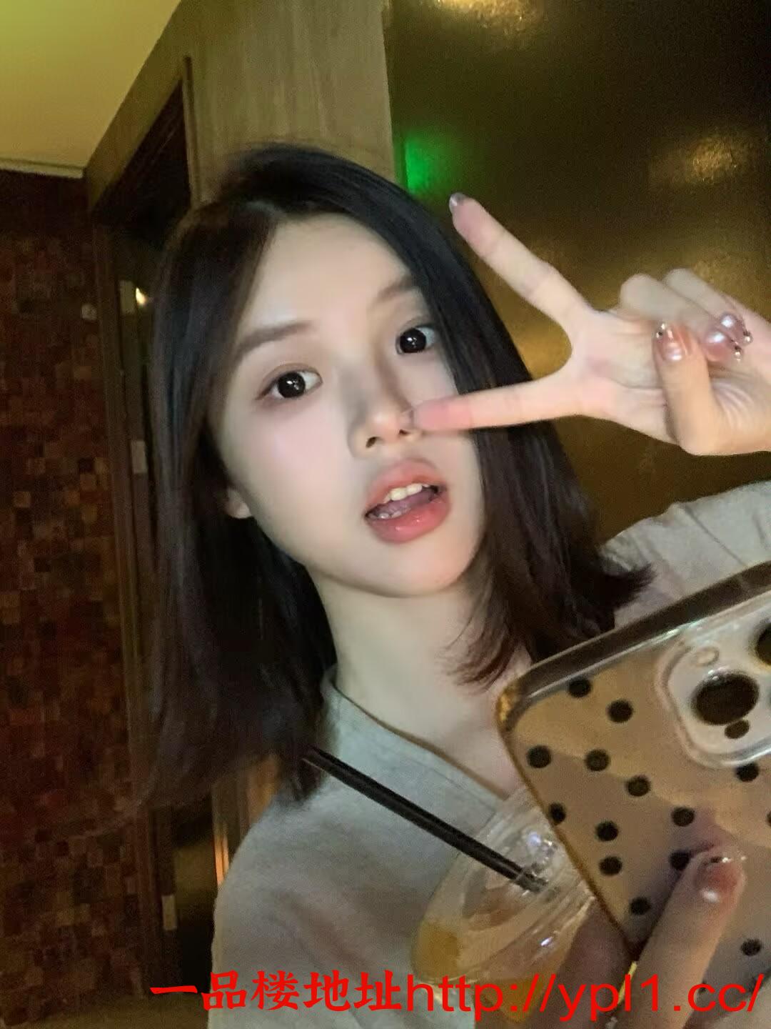 皮肤白净身材火辣骚妹妹