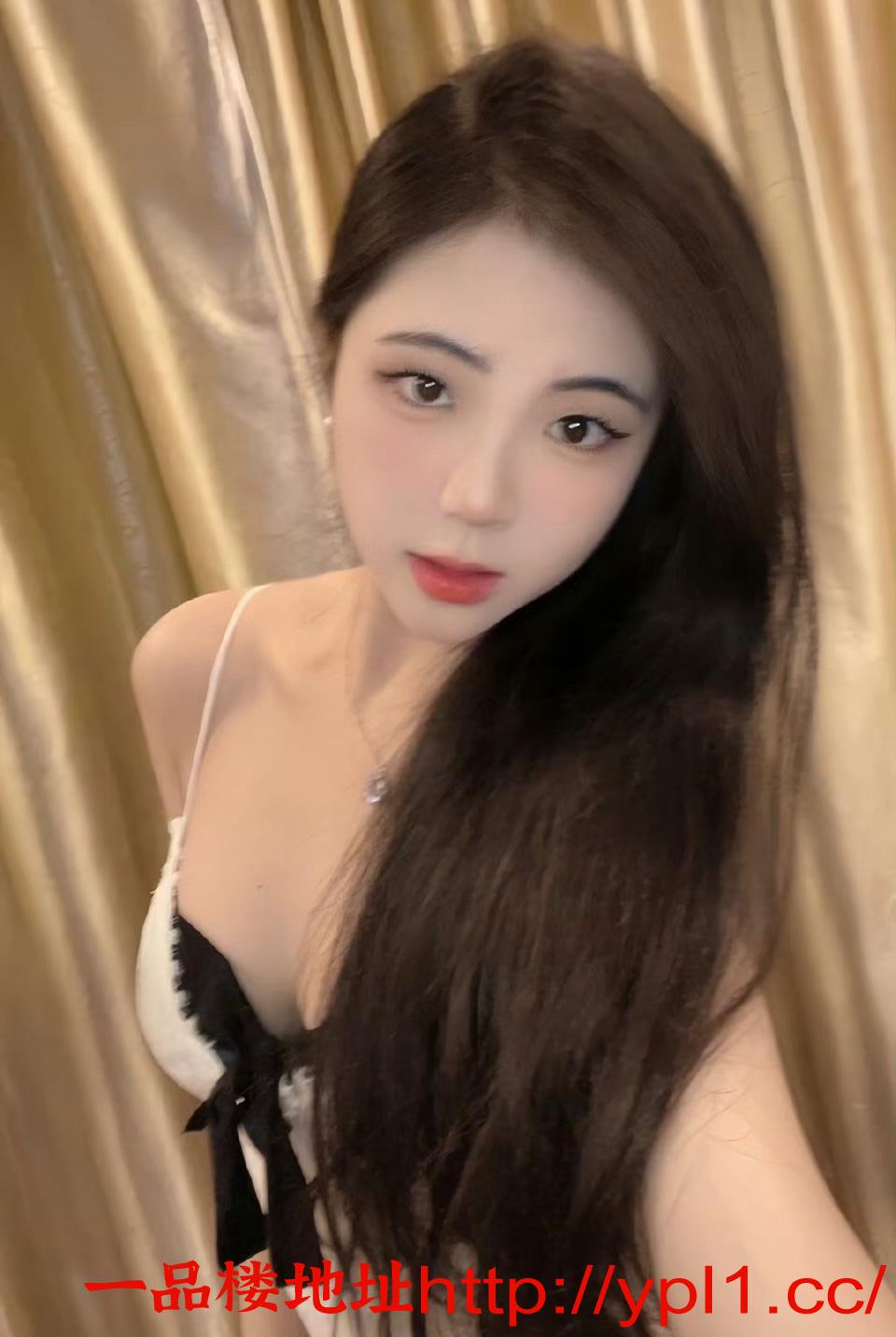 睡衣性感粉逼好身材勾人