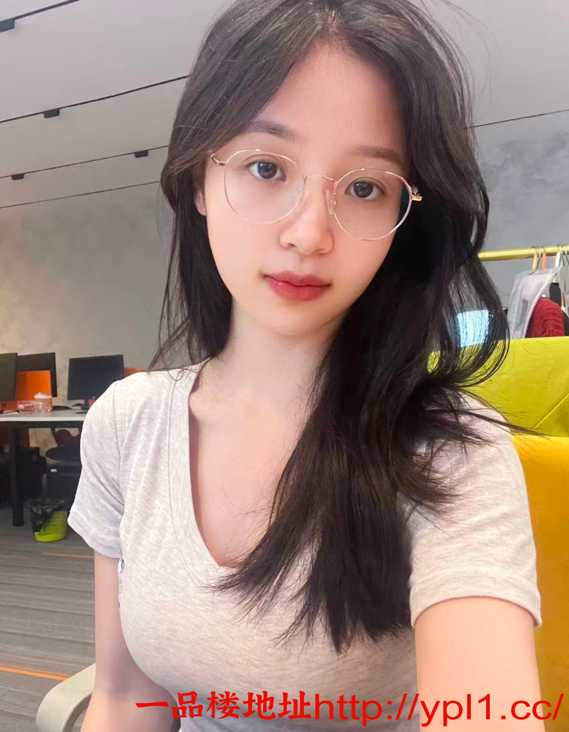 刚下海小姐妹红粉小逼大长腿外貌清纯御姐范 可上门