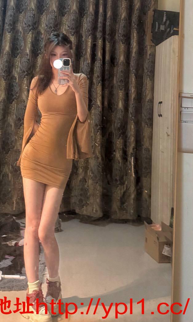 甜美小妹魔鬼身材超性感兼职