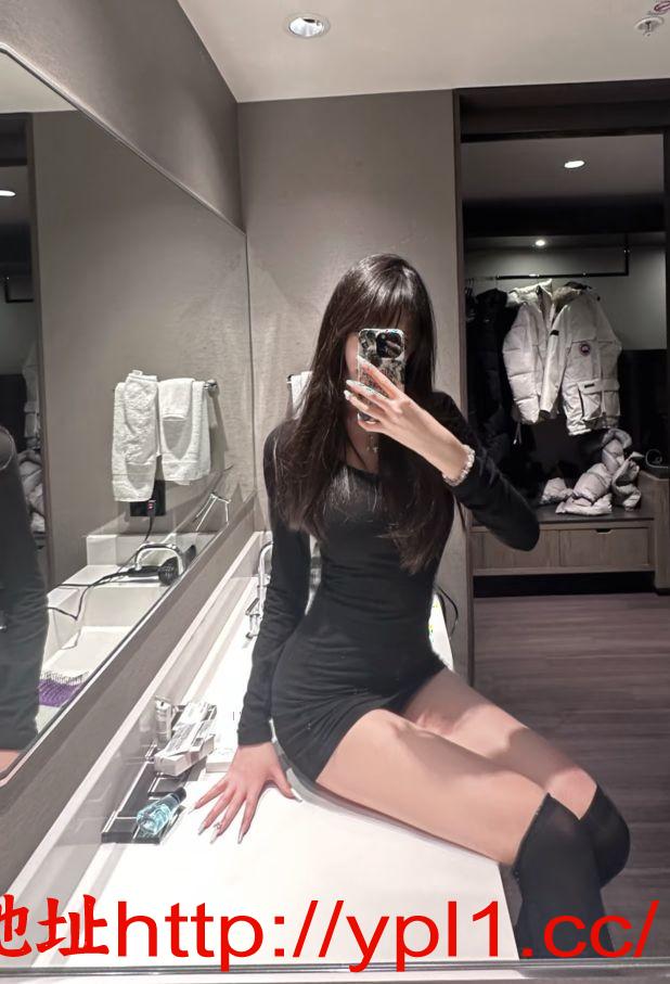 黑丝美女莞式服务非常棒