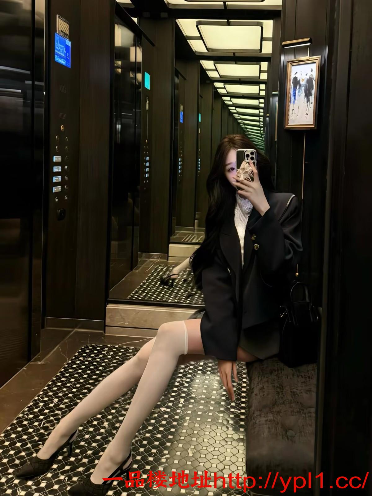 极品尤物嫩穴逼紧水多服务好