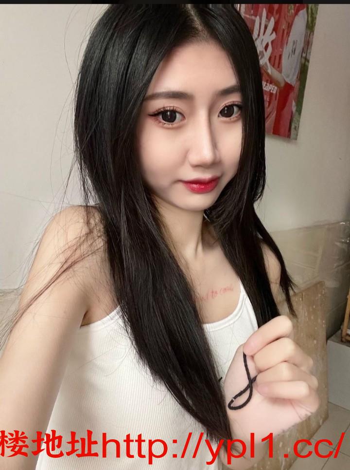 大一学院妹子清纯反差