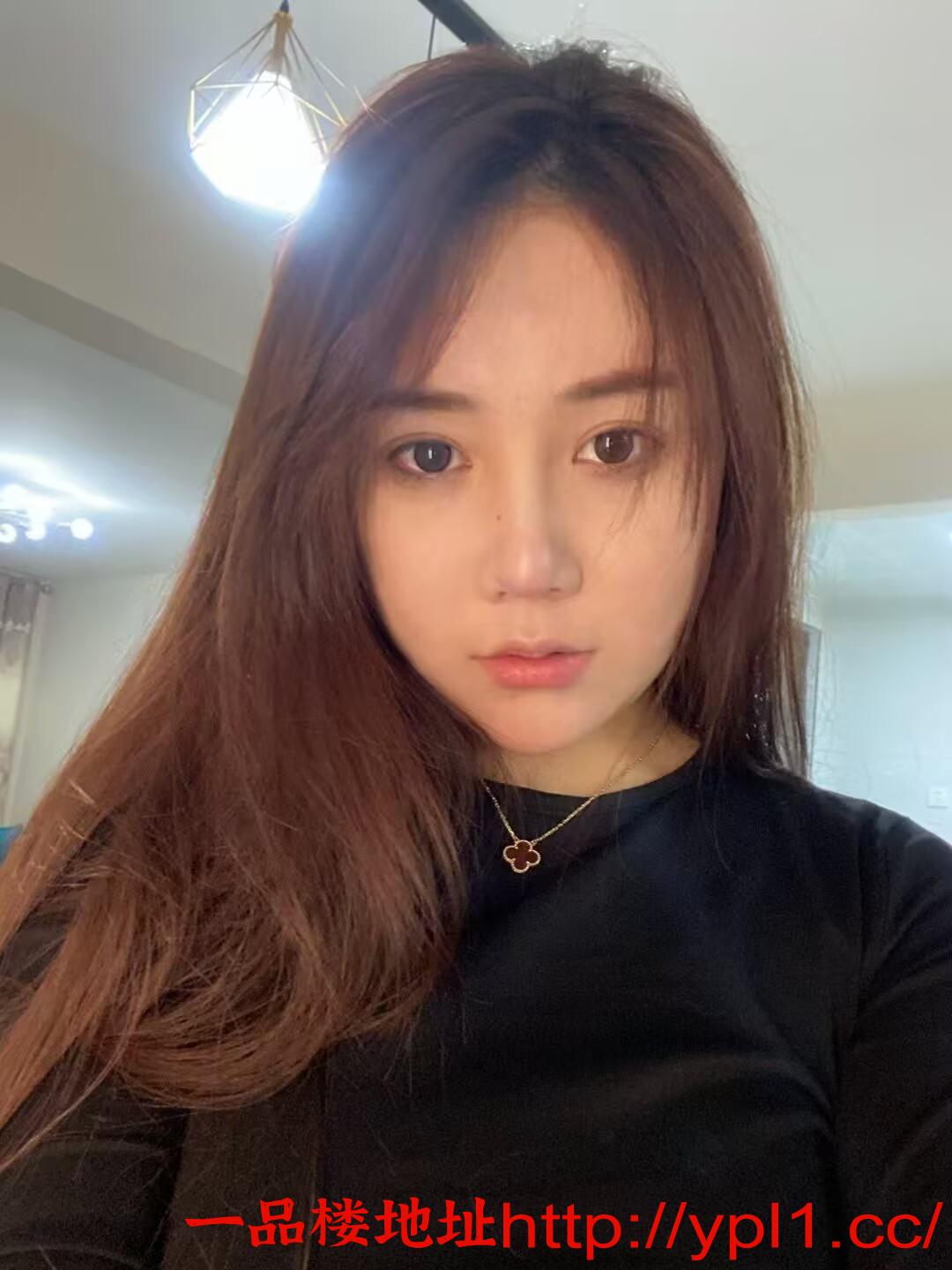 双流清纯反差婊奶子粉嫩圆润