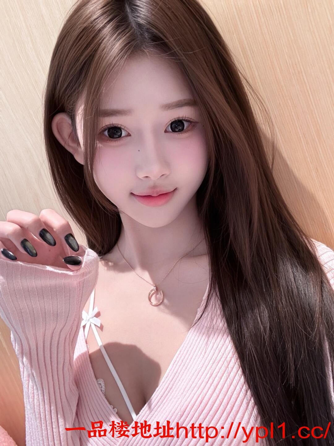 02年粉嫩妹妹兼职，很水嫩