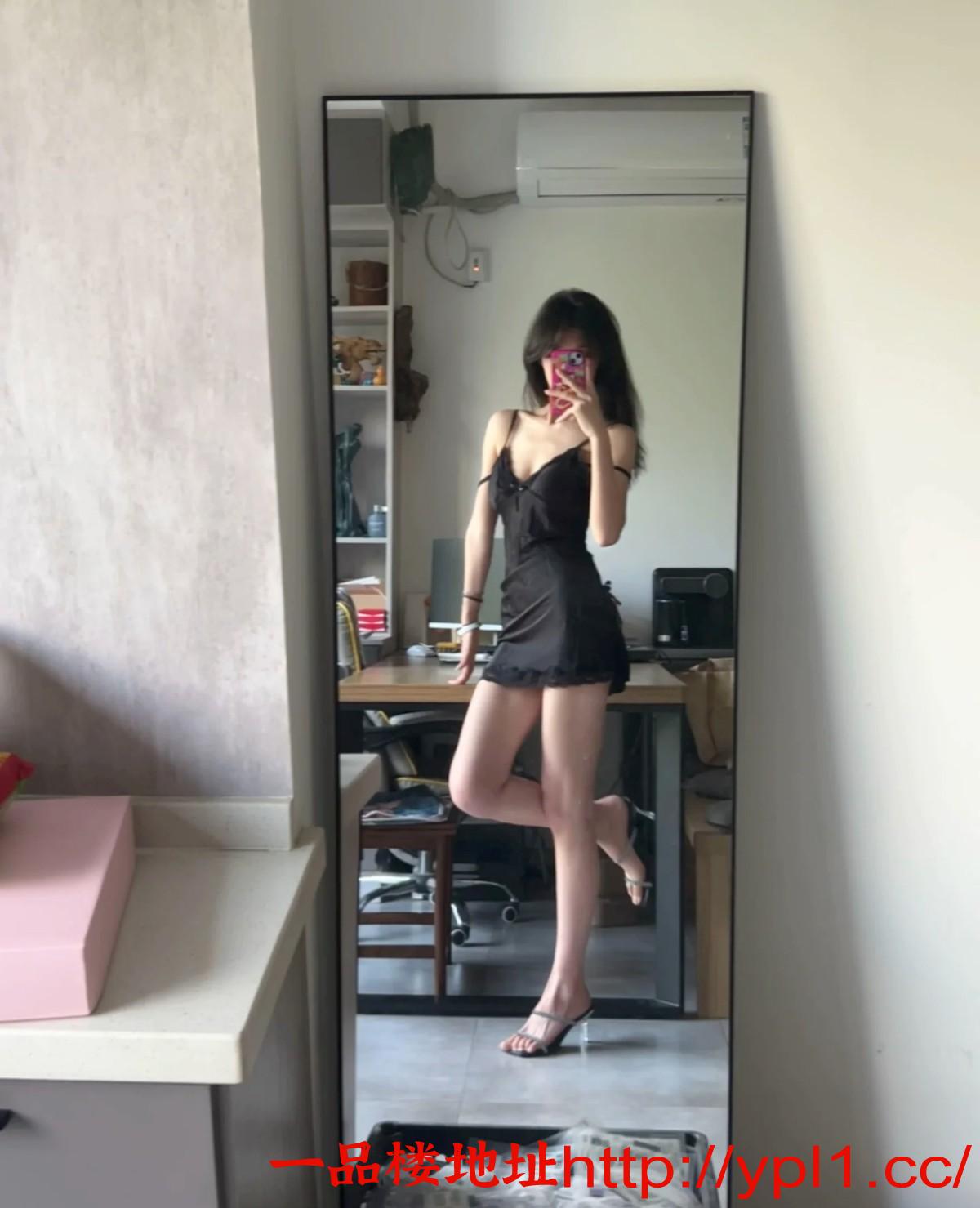 上海漂亮妹妹穴白巨乳任意玩弄（可无套）