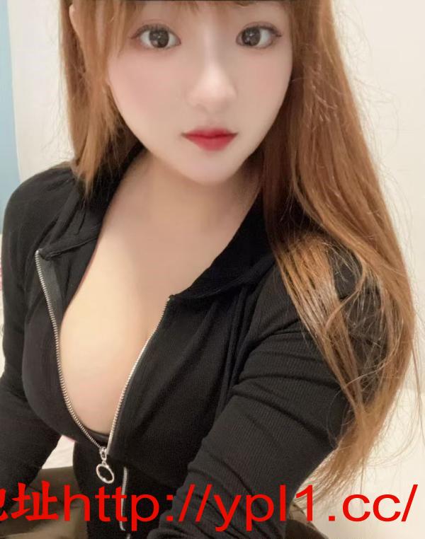 肤白大胸气质嫩妹