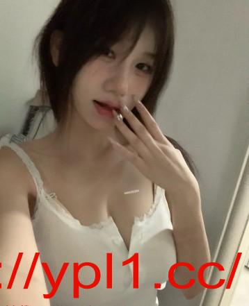 前凸后翘风骚嫩妹