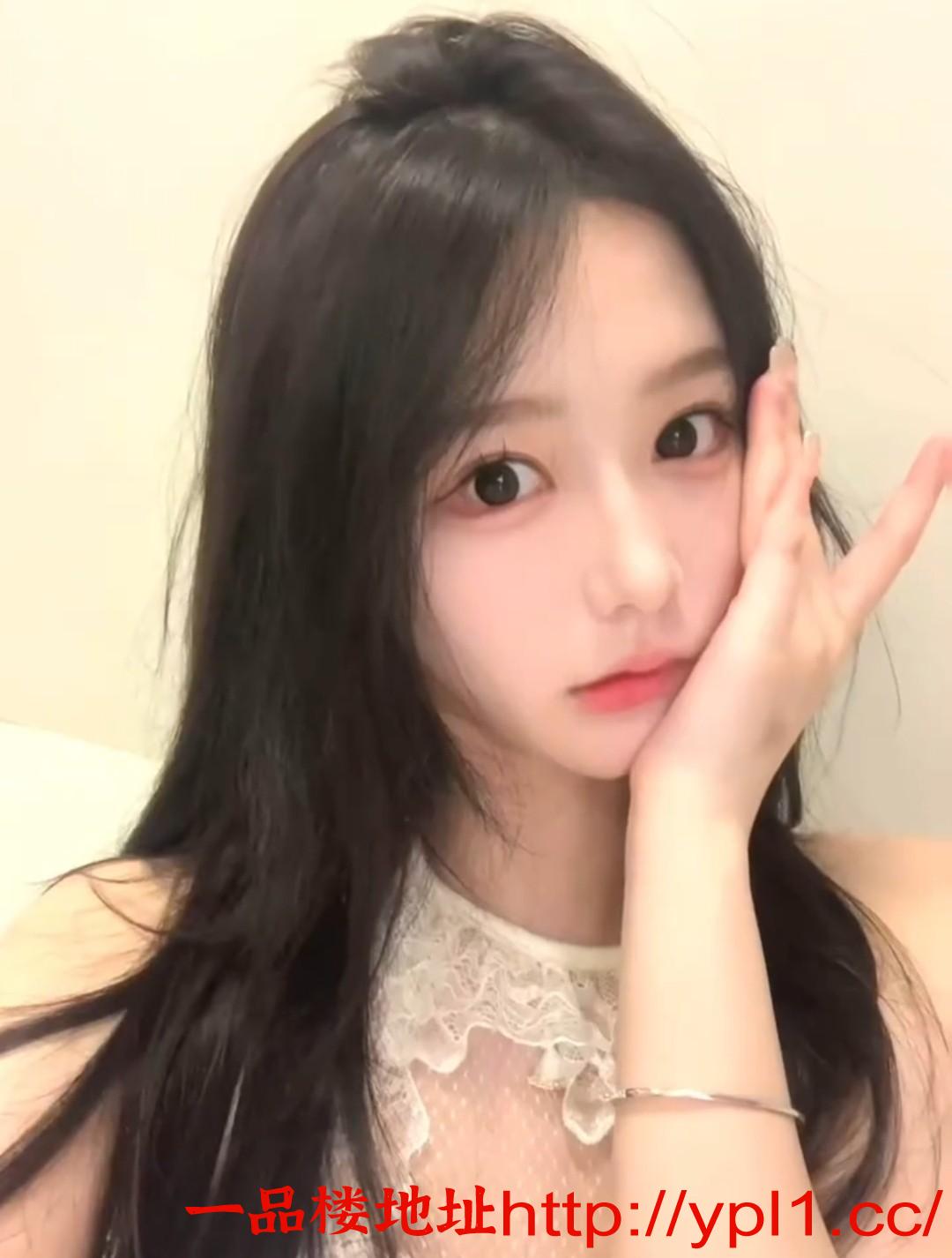 活好制服黑丝小骚货也外出