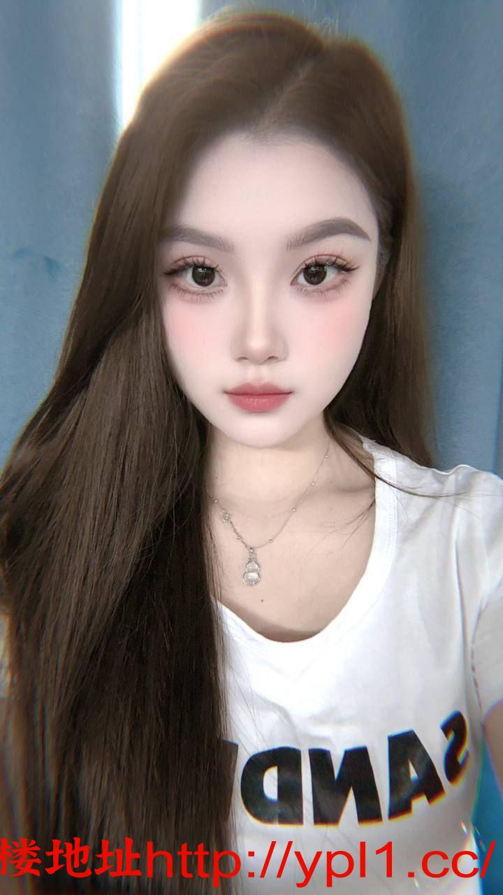 粉嫩御姐丰满小嘴口活相当灵活特淫荡